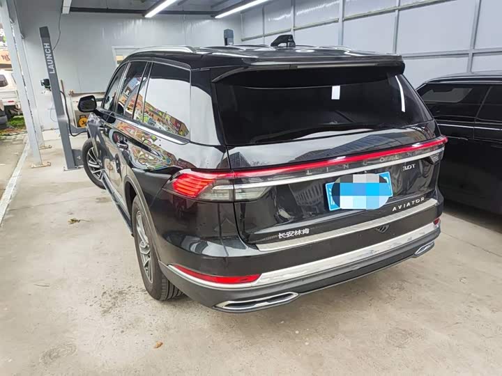 Фото 6 - Lincoln Aviator