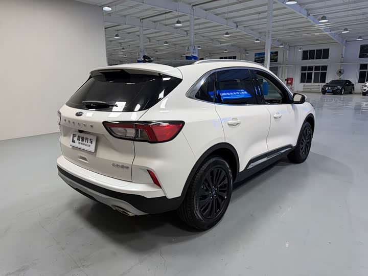 Фото 4 - Ford Escape