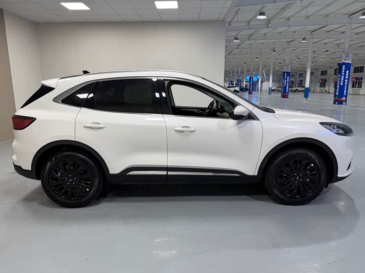 Фото 8 - Ford Escape