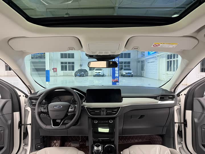 Фото 9 - Ford Escape