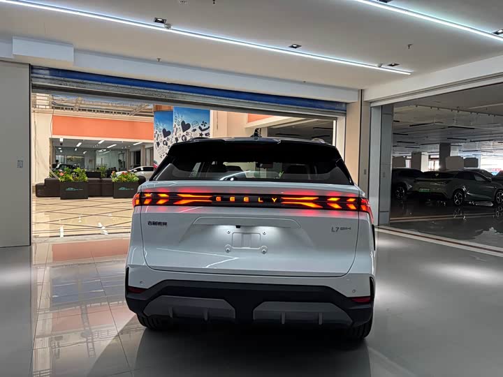 Photo 6 - Geely Galaxy L7