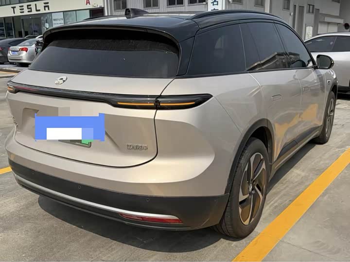 Фото 3 - Nio ES6