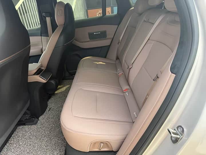 Фото 9 - Nio ES6