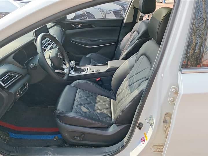 Фото 9 - Changan Raeton CC