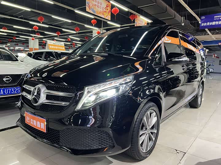 Фото 3 - Mercedes-Benz V-Class