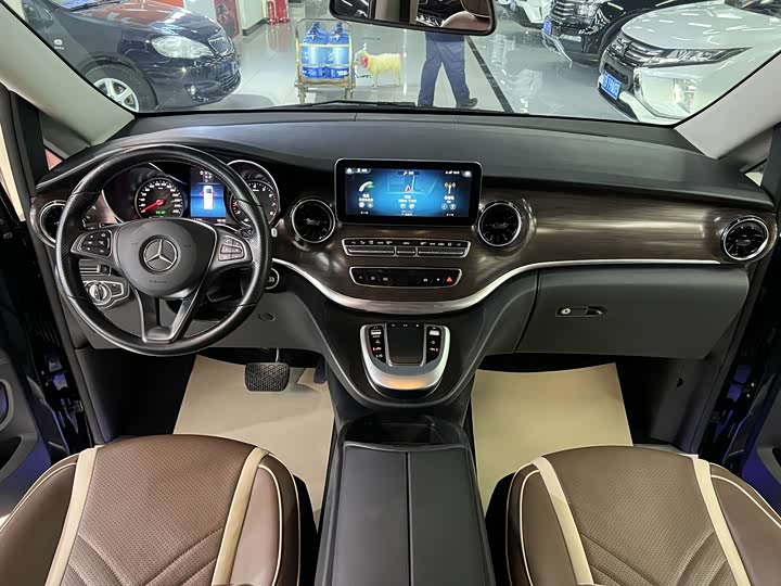 Фото 4 - Mercedes-Benz V-Class