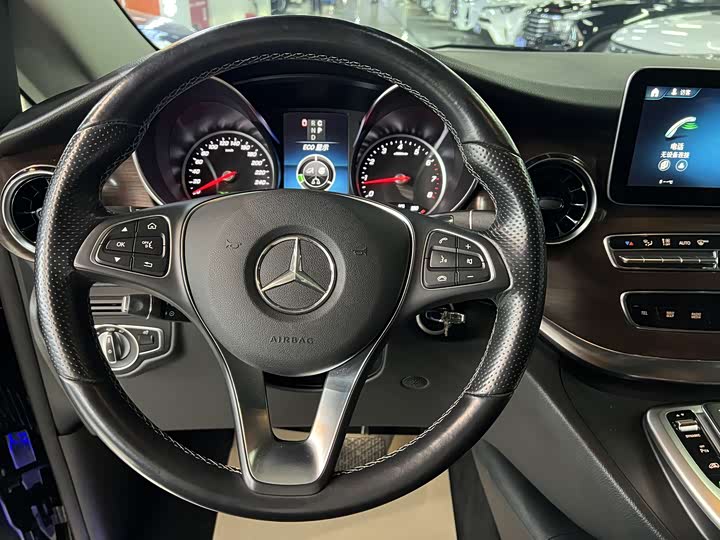 Фото 6 - Mercedes-Benz V-Class