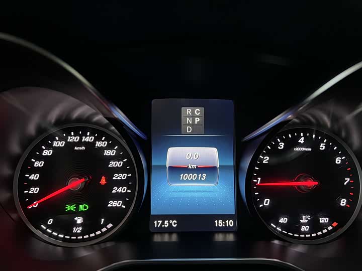 Фото 8 - Mercedes-Benz V-Class