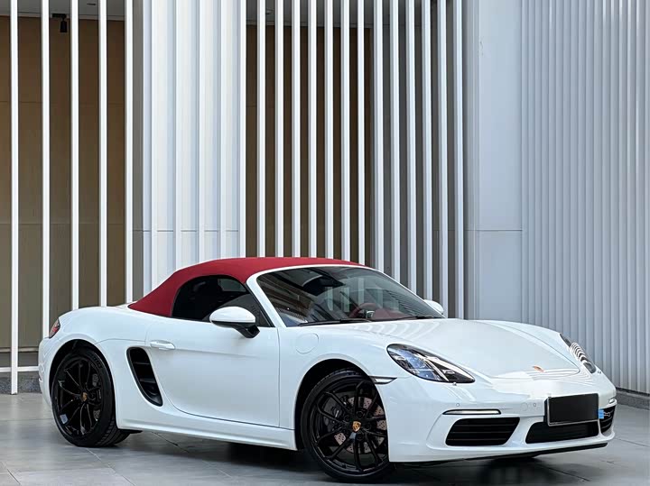 Photo 3 - Porsche 718