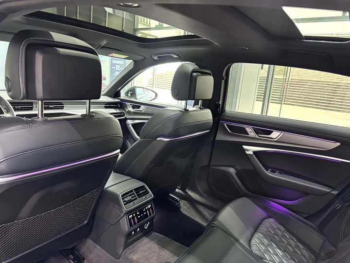 Фото 5 - Audi A6L