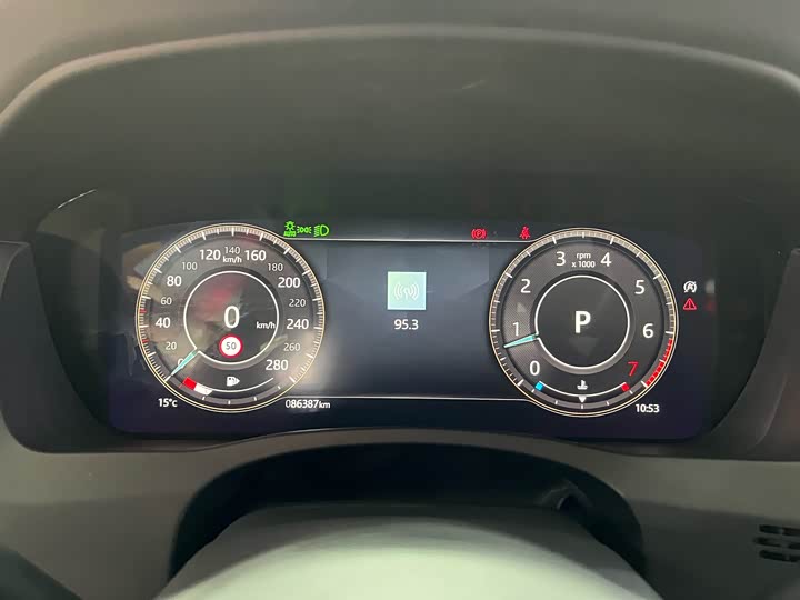 Фото 8 - Jaguar XE L