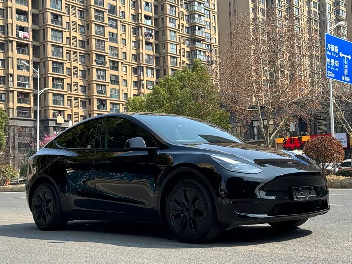 Photo 6 - Tesla Model 3