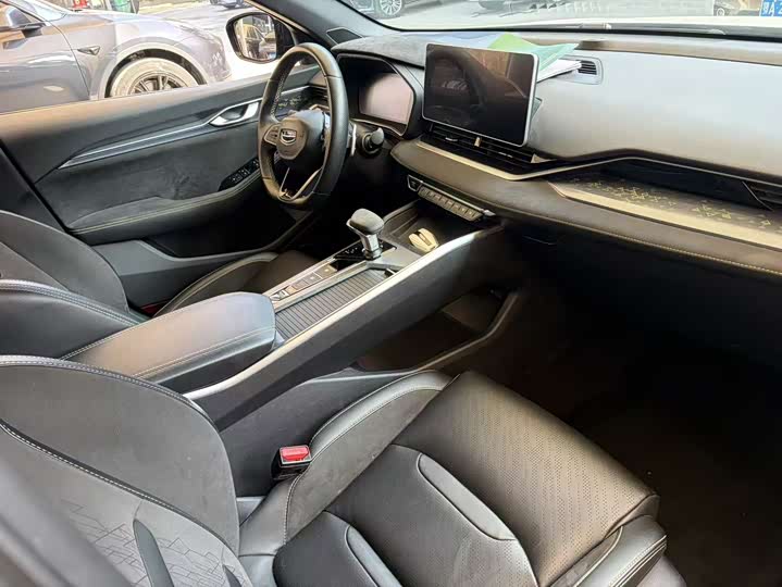 Фото 4 - Geely Preface