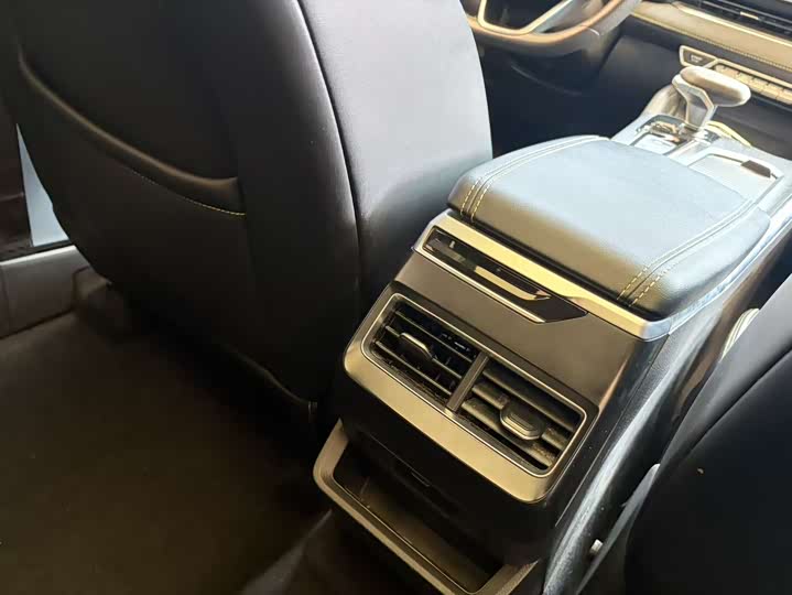 Фото 7 - Geely Preface