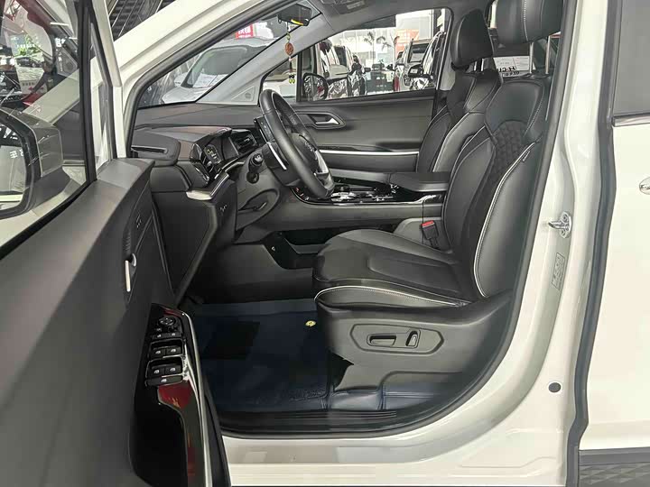 Фото 4 - Hyundai Custo