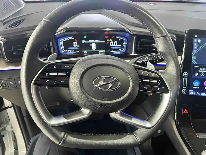Фото 5 - Hyundai Custo