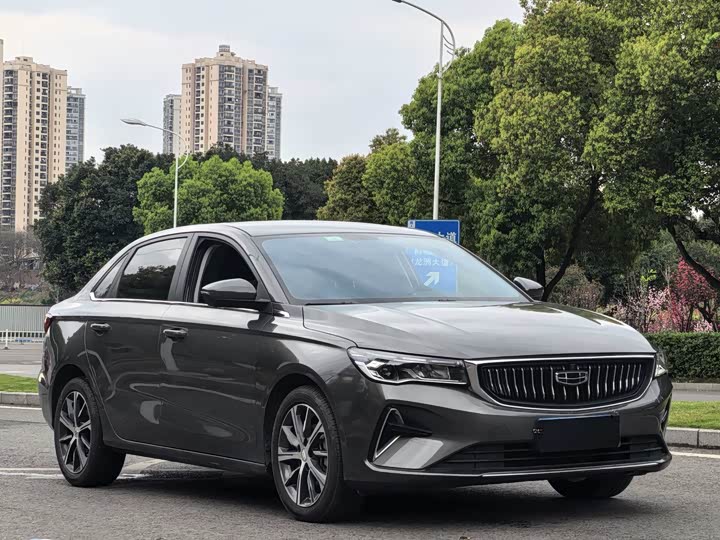 Фото 3 - Geely Emgrand