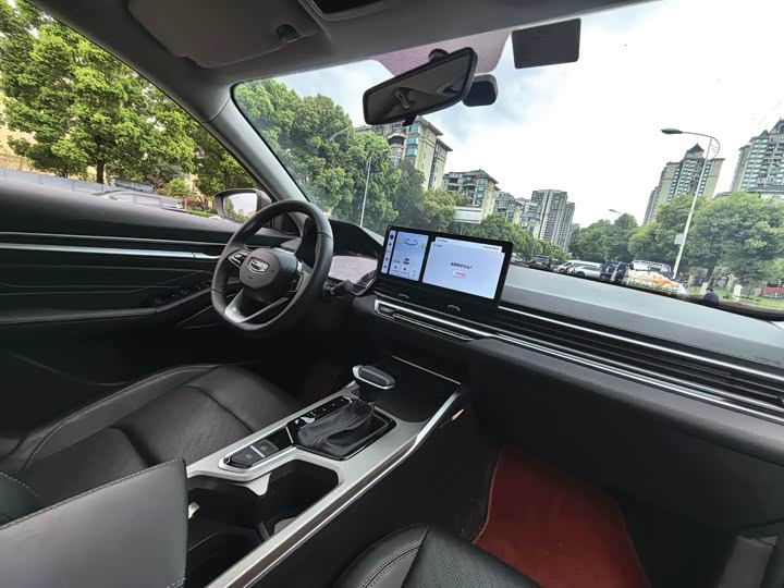 Фото 8 - Geely Emgrand