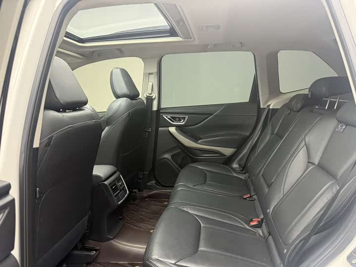 Фото 8 - Subaru Forester