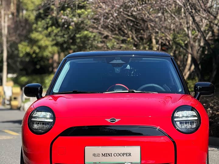 Photo 2 - Mini Cooper