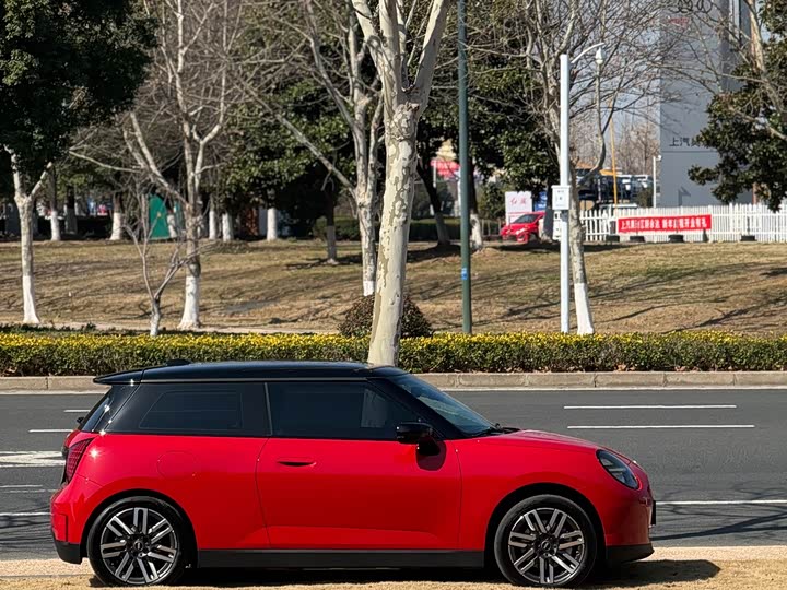 Photo 7 - Mini Cooper