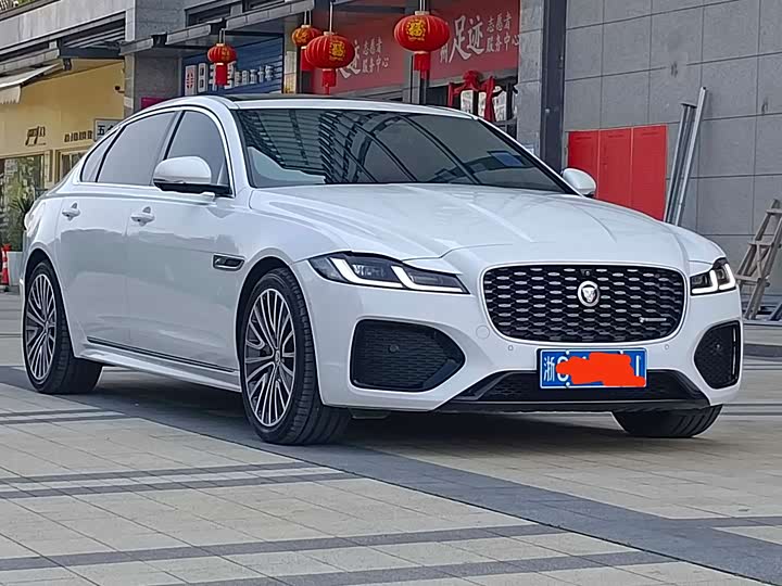 Фото 1 - Jaguar XF L