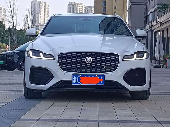 Фото 2 - Jaguar XF L