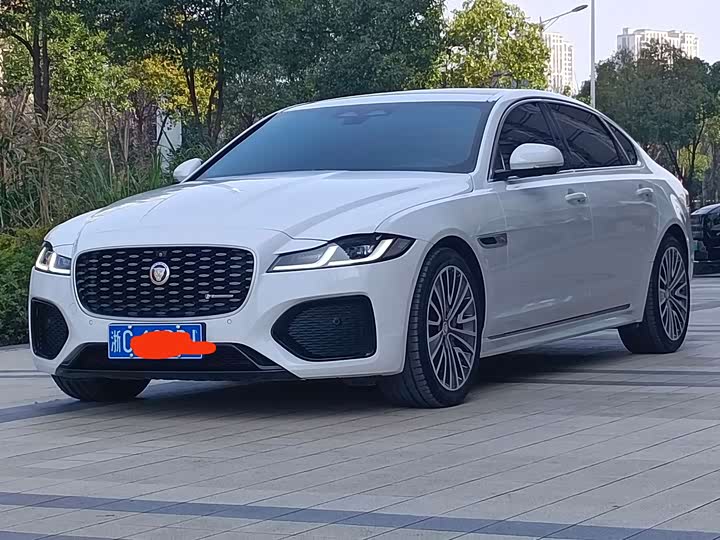 Фото 3 - Jaguar XF L