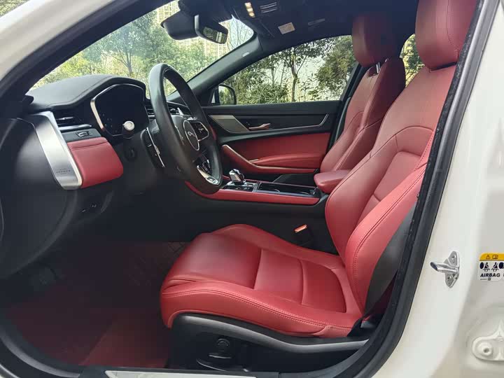 Фото 4 - Jaguar XF L