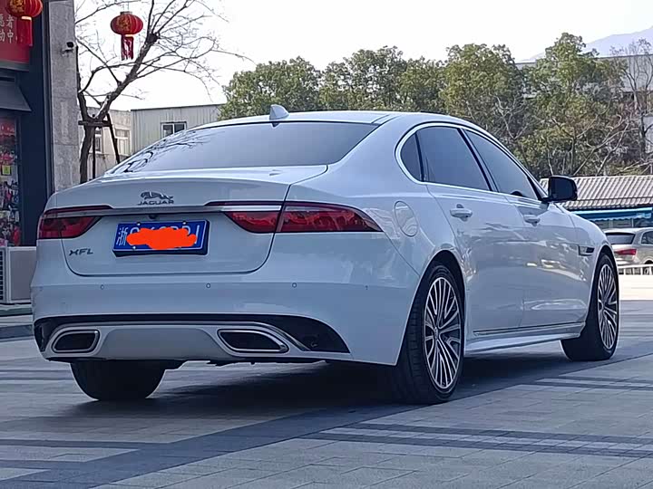 Фото 7 - Jaguar XF L