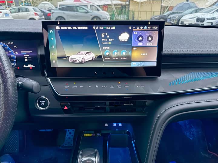 Фото 6 - Toyota Camry