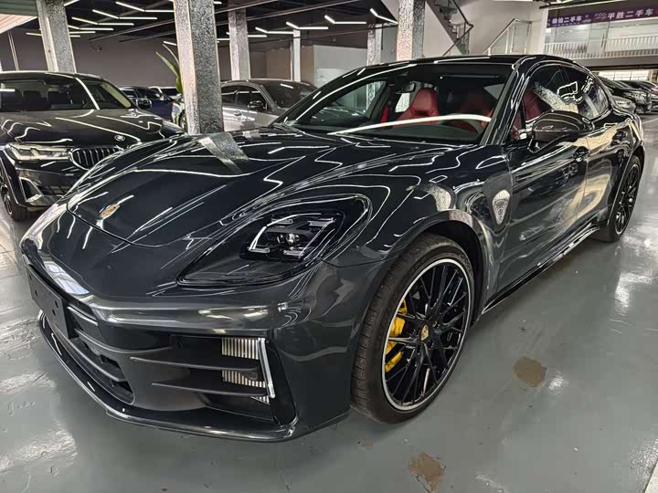 Фото 1 - Porsche Panamera