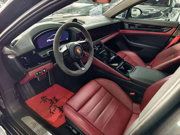 Фото 7 - Porsche Panamera