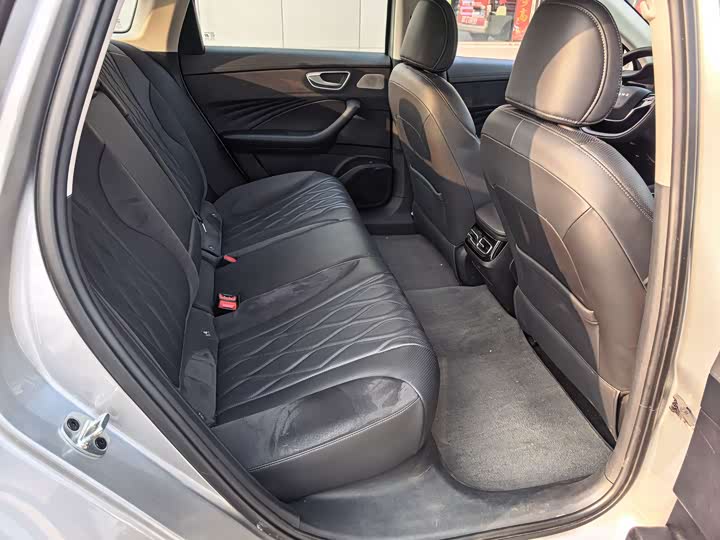 Фото 7 - Roewe D7