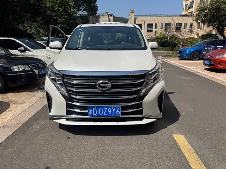 Фото 1 - GAC Trumpchi M8