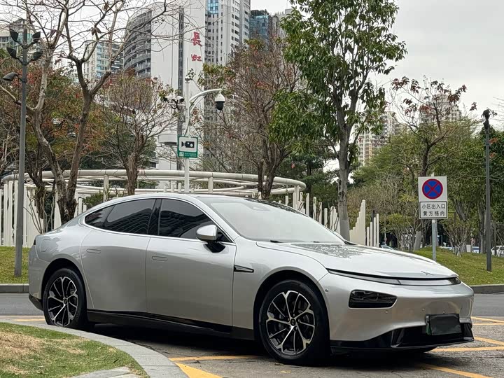 Фото 3 - XPeng P7