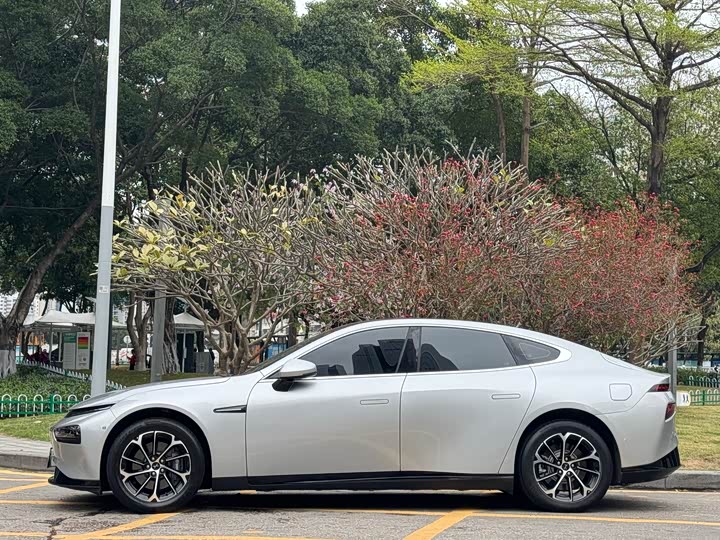 Фото 4 - XPeng P7