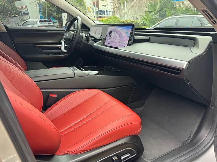 Фото 9 - XPeng P7