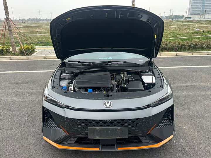 Фото 9 - Changan UNI-V