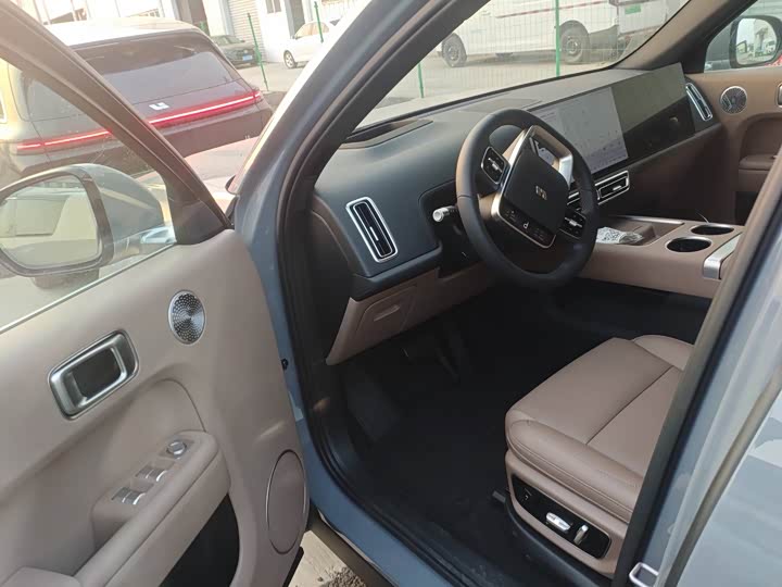 Фото 2 - LiXiang L7