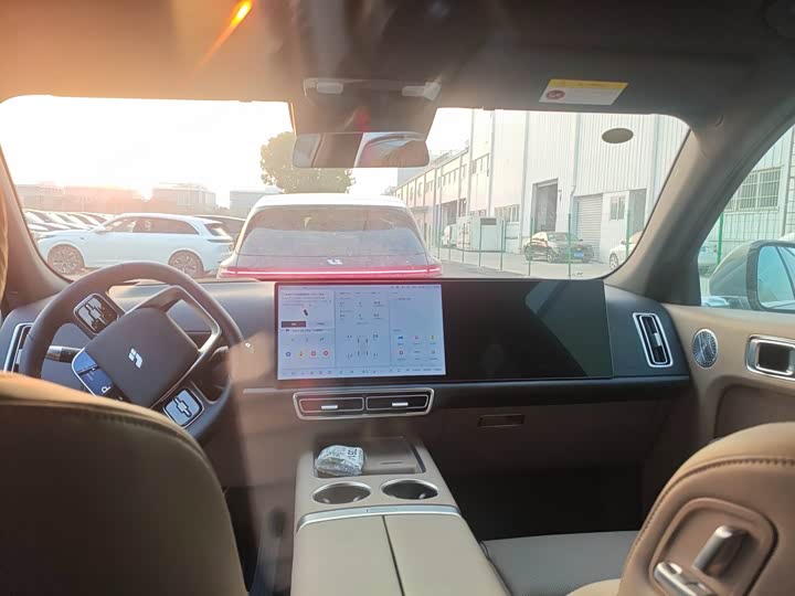 Фото 5 - LiXiang L7