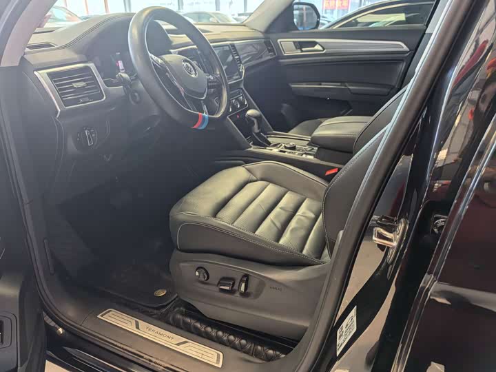 Photo 6 - Volkswagen Teramont Pro