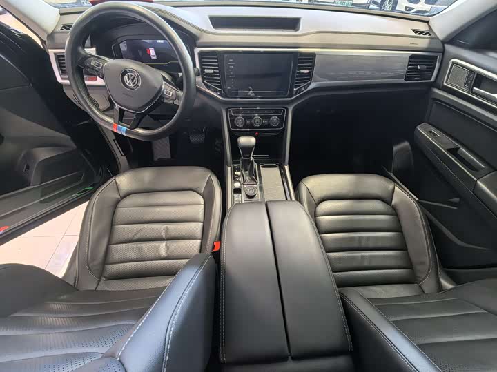 Photo 9 - Volkswagen Teramont Pro