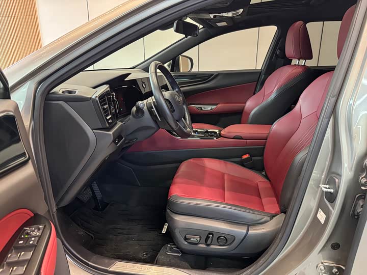 Фото 5 - Lexus NX