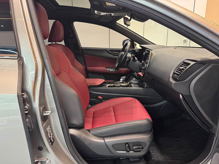 Фото 7 - Lexus NX