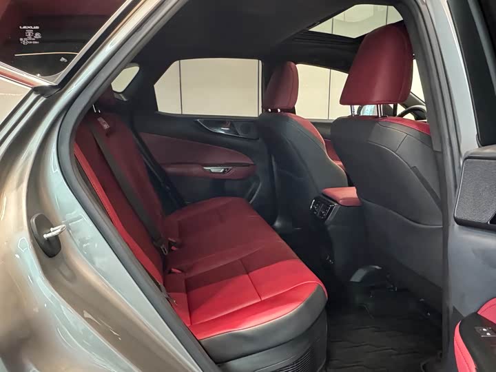 Фото 9 - Lexus NX