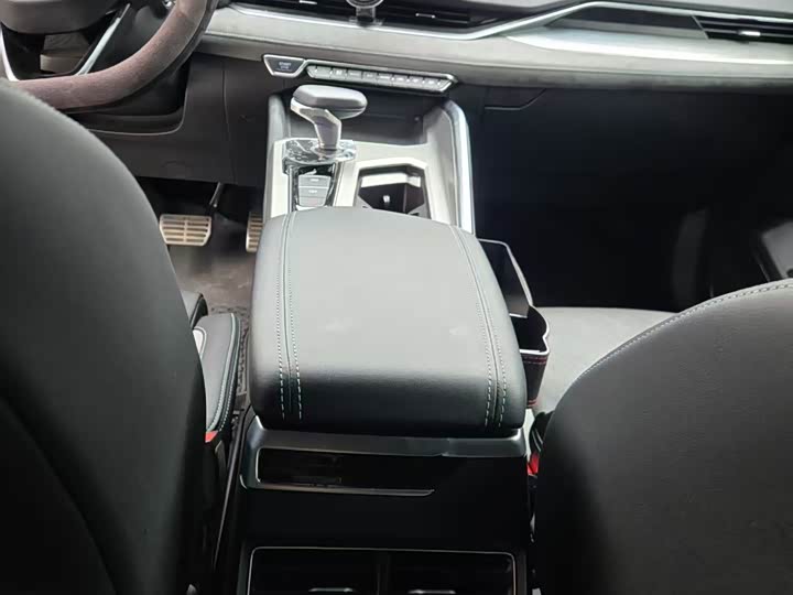 Фото 4 - Geely Preface