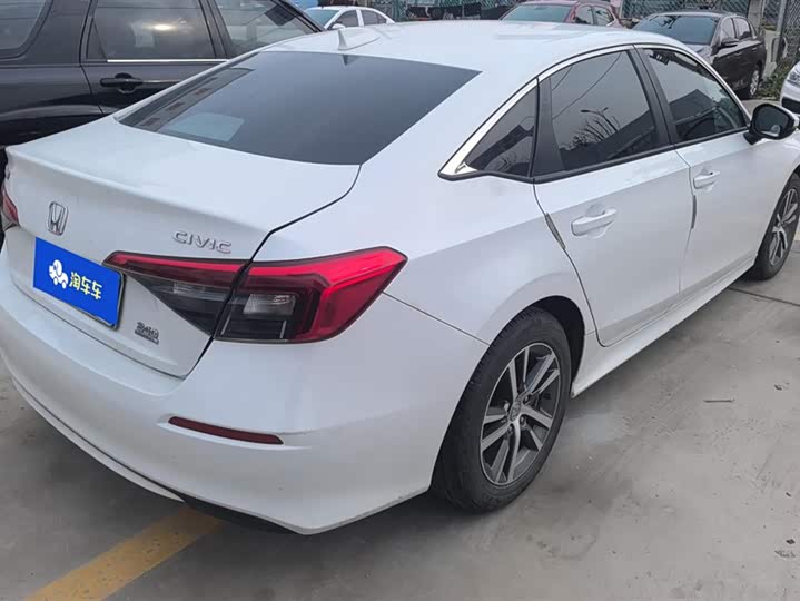 Фото 3 - Honda Civic