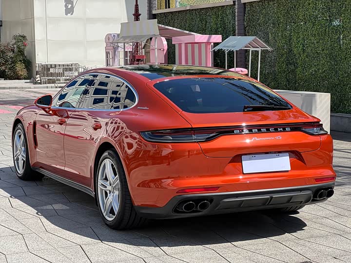 Фото 4 - Porsche Panamera