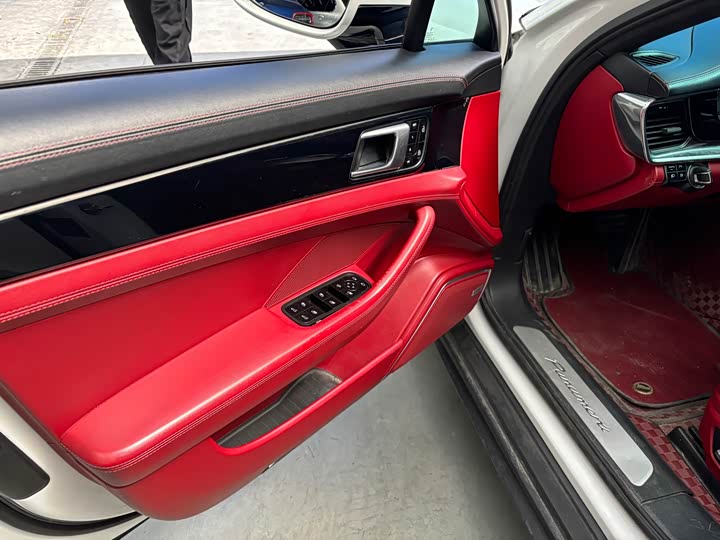 Фото 5 - Porsche Panamera